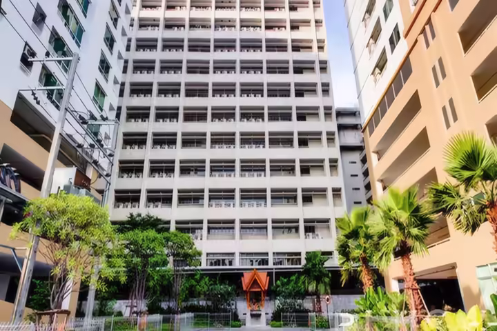 Bangrak Condominium