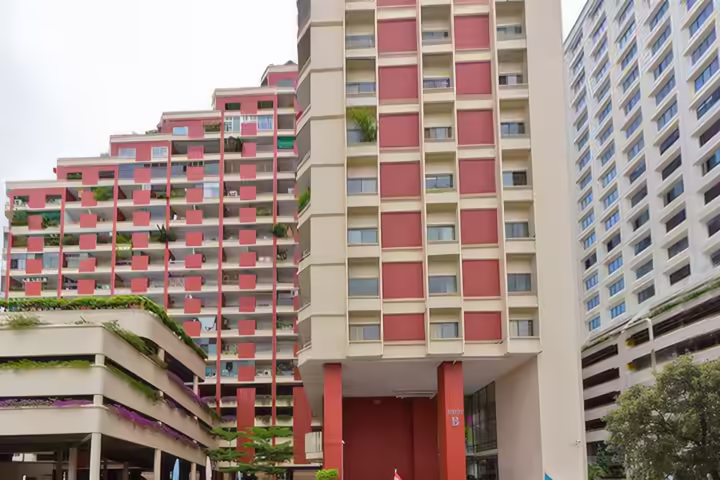 Country Complex