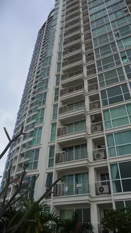 Le luk Condominium