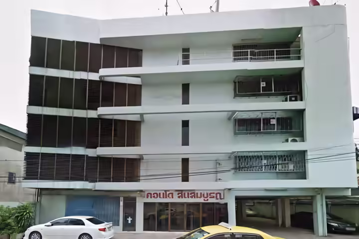 Sin Somboon Condominium