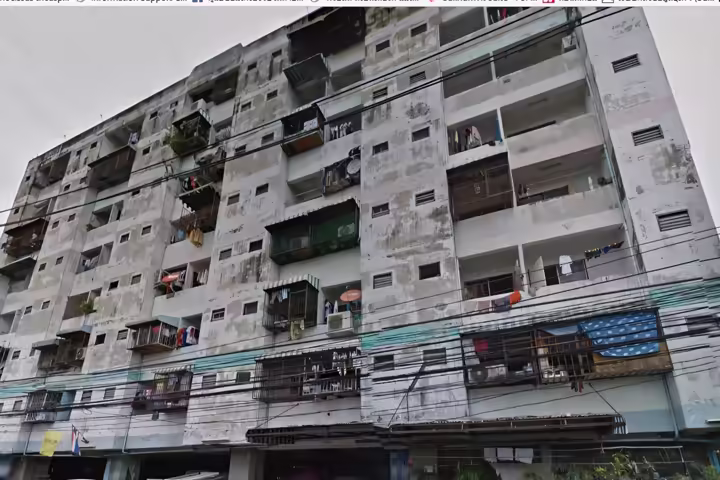 Choke Thanachai Condominium