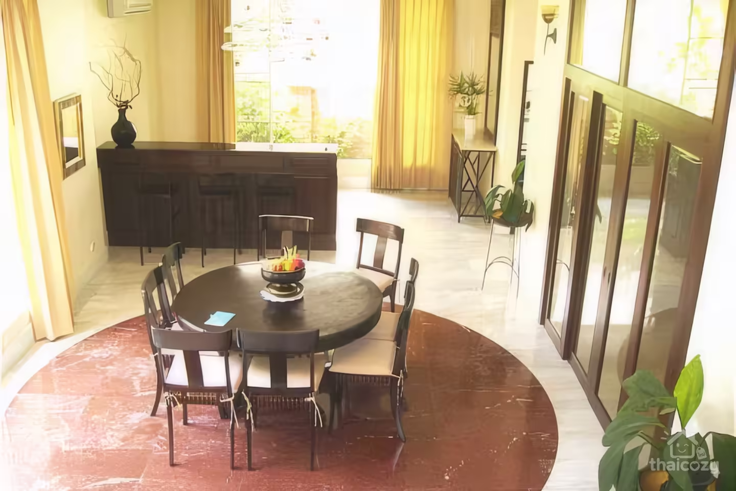 Superb Executive-Style Five-Bedroom Home in Hang Dong photo 2