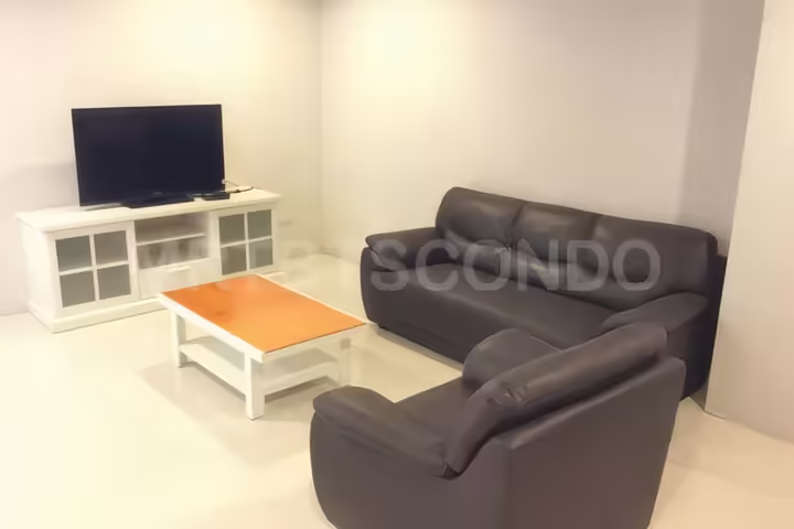 Sukhumvit Living Town – 1-Bed Condo for Rent near MRT Phetchaburi, 22,000 THB/month