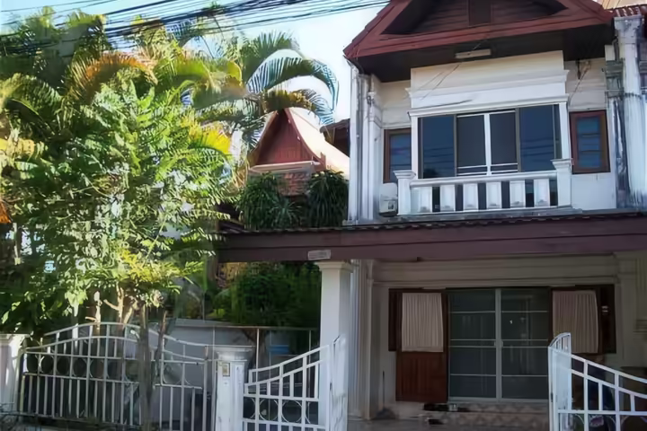 House for rent in Sansai