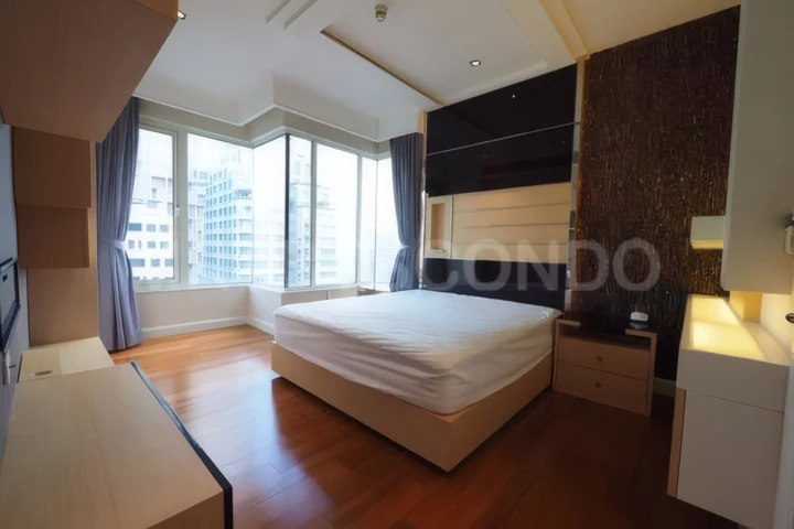 ให้เช่า: คิว หลังสวน คอนโดใกล้ BTS ชิดลม 90,000 บาท/เดือน