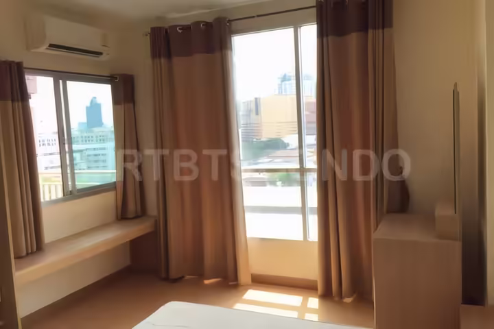 Life @ Sukhumvit 65 – 1-Bedroom Condo for Rent Near BTS Phra Khanong, 22,000 THB/Month