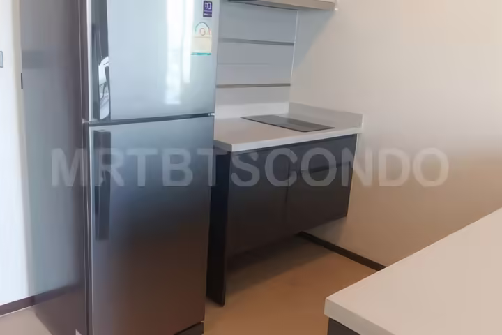 Wyne Sukhumvit 公寓出租，靠近BTS Phra Khanong – 月租22,000泰铢