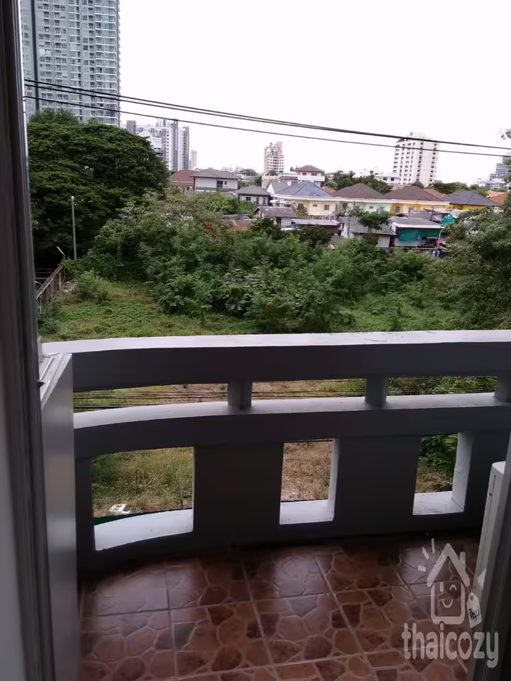 Cozy and peaceful 3 rooms condo near Sutthisan and Ratchadapisek MRT station photo 2