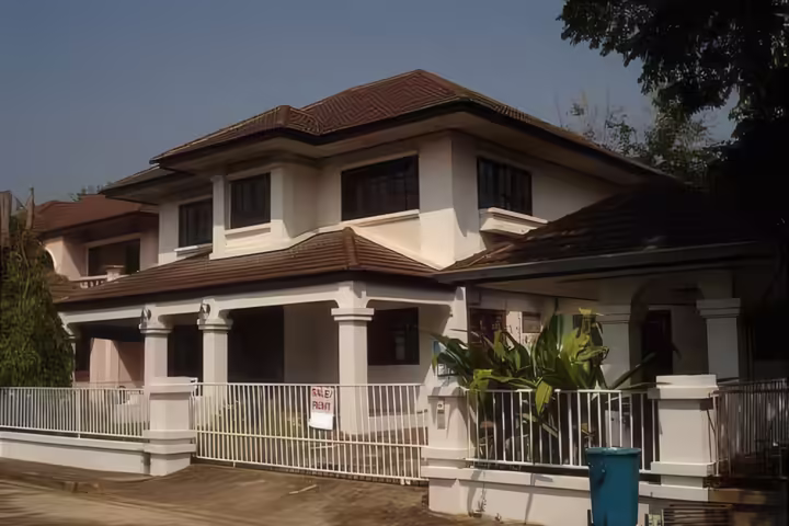 4-Bed House for Rent in San Phi Suea