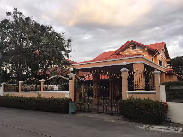 House for Rent – Sriphong Village (Near Bangkok Patana School and Berkeley International School)