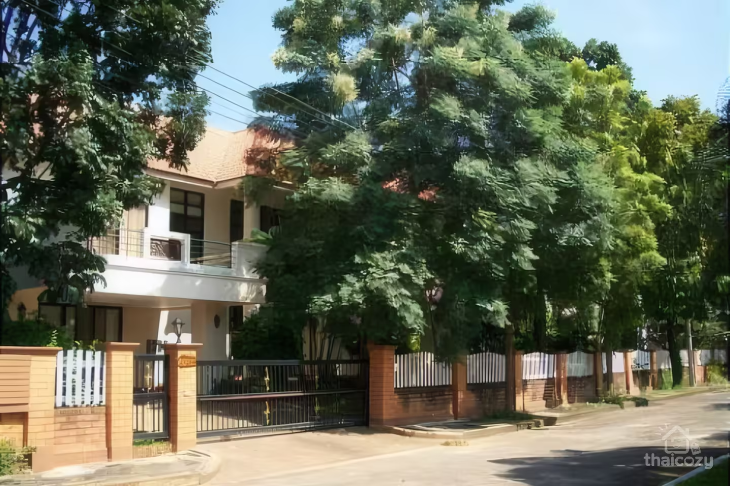 Fabulous 4 Bedroom House in Amphur Muang photo 2