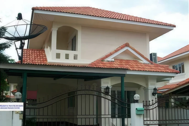 บ้านเดี่ยว 3 ห้องนอน เนื้อที่ 440 ตร.ม. ให้เช่าในสันกำแพง