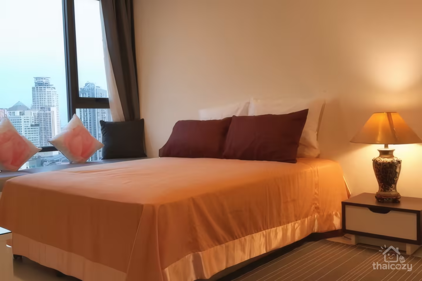Rhythm Sukhumvit 42 Condo for Rent near BTS Ekkamai – 42,000 Baht/Month photo 1