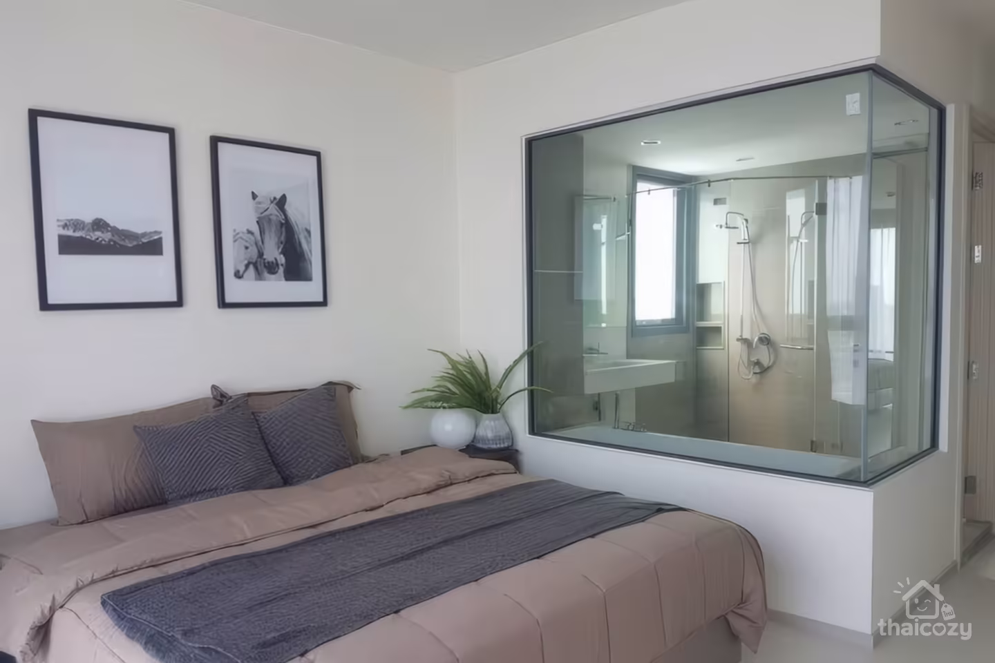 Rhythm Sukhumvit 42, 2-Bedroom Condo for Rent near BTS Ekkamai, 61,500 Baht/Month photo 1