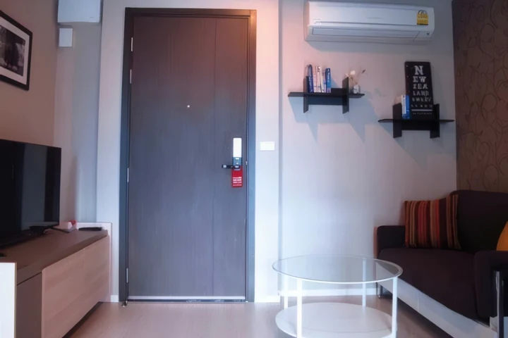 ให้เช่า คอนโด 1 ห้องนอน Rhythm Sathorn – Narathiwas ใกล้ BTS ช่องนนทรี 36 ตร.ม. 25,000 บาท/เดือน