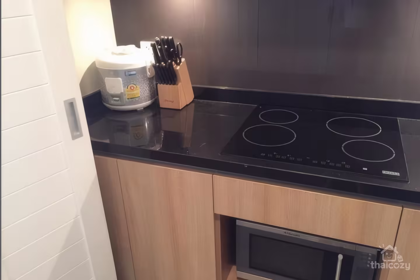 The Parco Condo for Rent near MRT Khlong Toei, 2 Bedroom 76 sqm, Price 55,000 Baht/Month photo 2