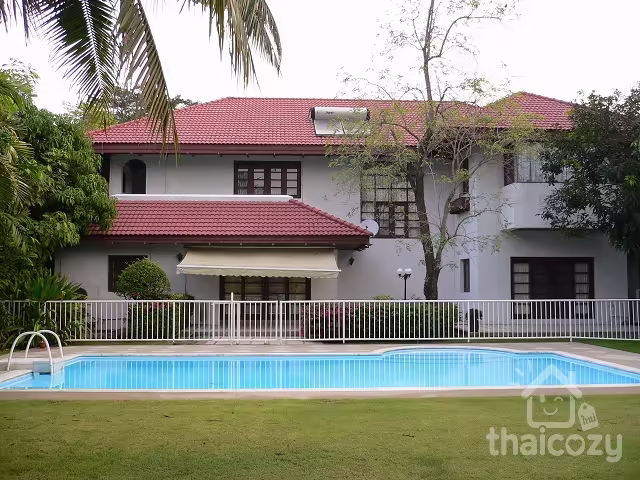 5-Bed Lakeside Villa 2 for Rent, 170K photo 1