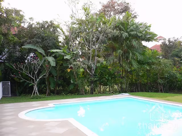 5-Bed Lakeside Villa 2 for Rent, 170K photo 2