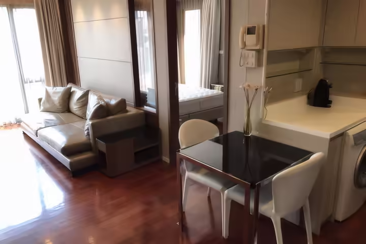 Noble 09, Condo for Rent near BTS Phloen Chit, 1 Bedroom 57 sqm, Price 35,000 Baht/Month
