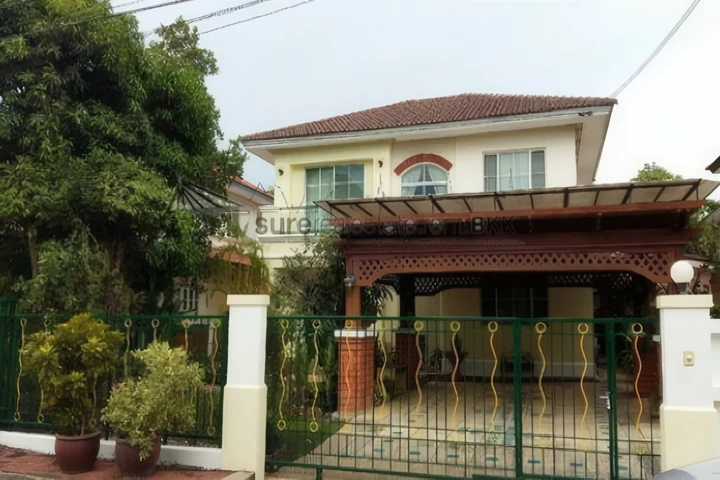 บ้านสองชั้น 4 ห้องนอน 4 ห้องน้ำ เนื้อที่ 78 ตร.ม. หมู่บ้านเก่าแก่ พร้อมตกแต่งด้วยเฟอร์นิเจอร์บิ้วอิน