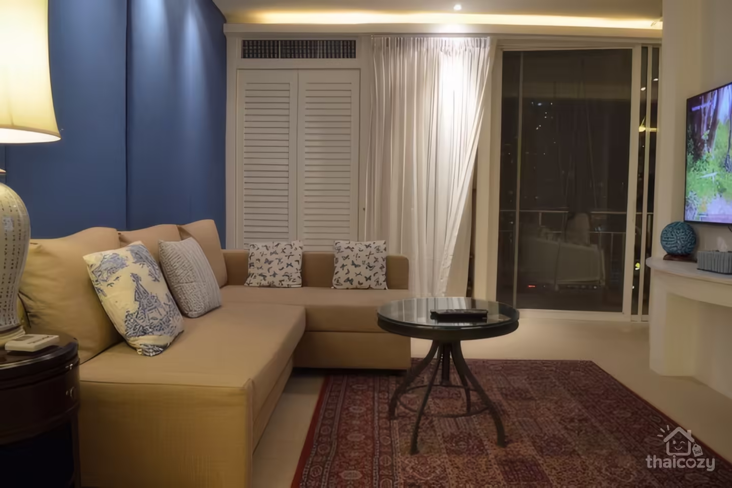 Lake Green 1-Bed near BTS Nana, 140 sqm photo 2