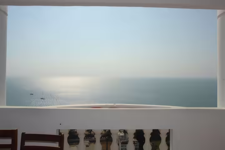 High floor unit with great sea and Jomtien views