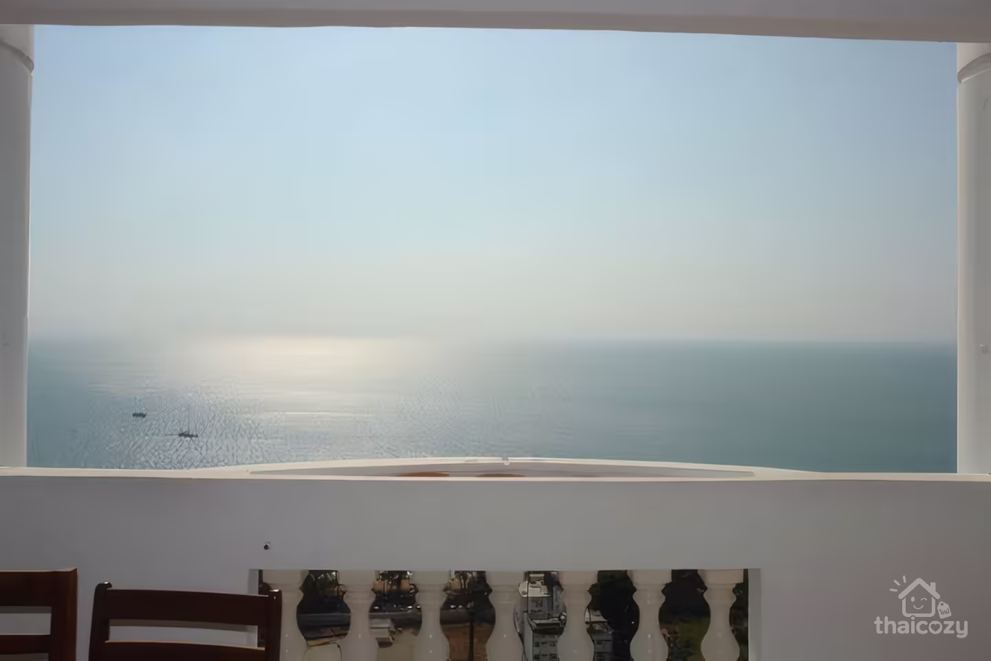 High floor unit with great sea and Jomtien views photo 1