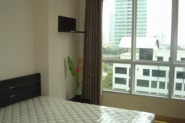 For Rent: Life @ Sathorn 10 – 1 Bedroom Condo near BTS Chong Nonsi, 40 sqm, 22,000 baht/month