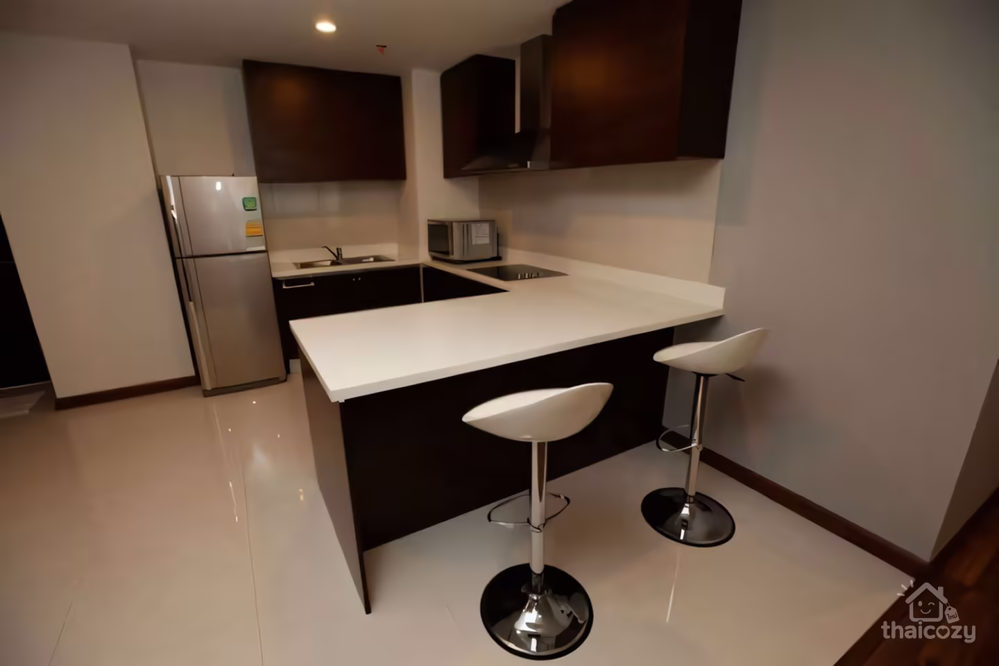 2 Bedrooms 112 sq.m. for Rent at Ratchadamri photo 1