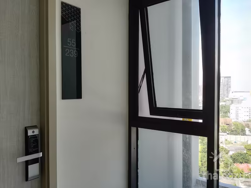 Outstanding Wooden Furniture and Luxury Comfortable Sofa with SB Cabinet Built-in – Rhythm Sukhumvit 36-38 Near BTS Thonglor, 49 sqm, Rental 45,000 Baht/Month photo 1