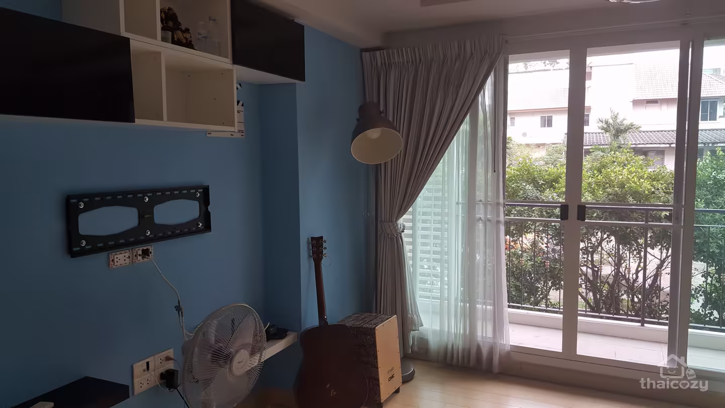 Pet-Friendly 2-Bedroom Condo for Sale at Baxtor Paholyothin 14, Phayathai photo 1