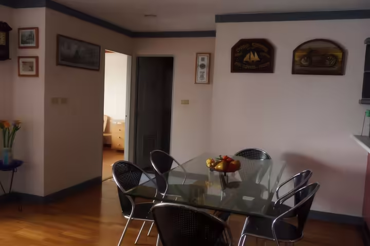 3 chambres, grand balcon près de BTS Phrom Phong