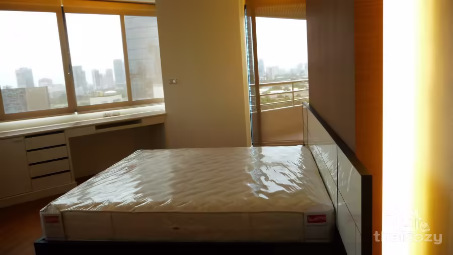 Modern Apartment at Asoke for rent photo 2