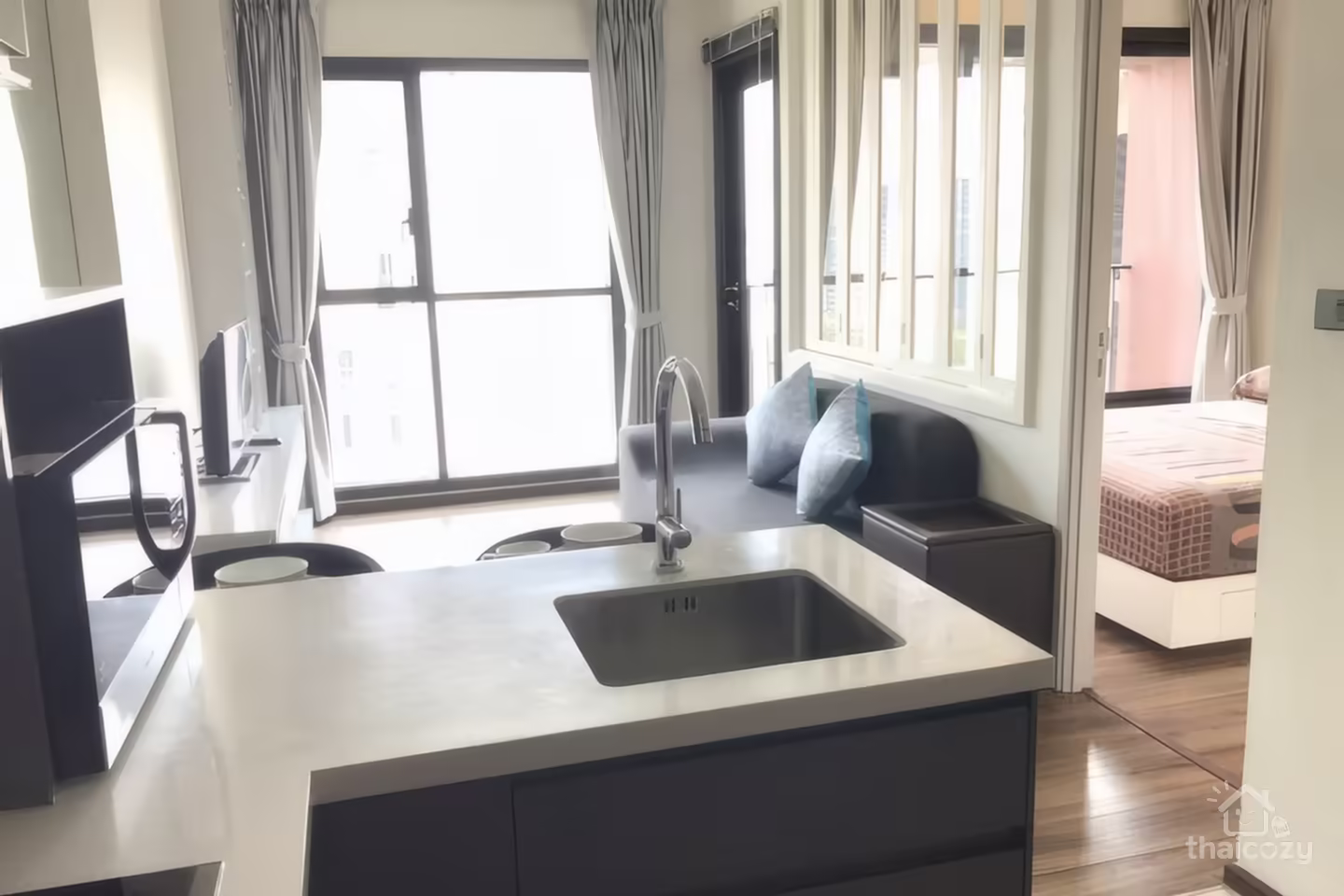 WYNE Sukhumvit Condo for Rent near BTS Phra Khanong, 1 Bedroom 35 sqm, 18,000 THB/month photo 2