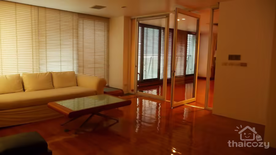 Chidlom 2-Bedroom Apartment for Rent Near BTS photo 1