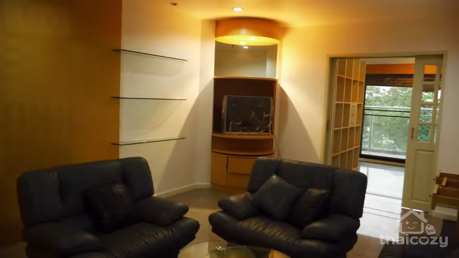 Chit Lom Condo for Rent with Large Balcony Near BTS photo 2