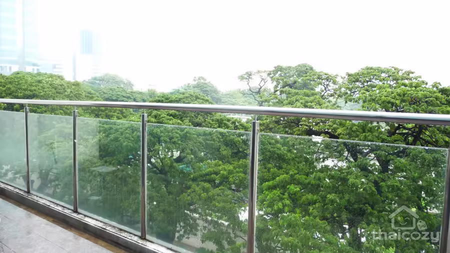 Chit Lom Condo for Rent with Large Balcony Near BTS photo 1