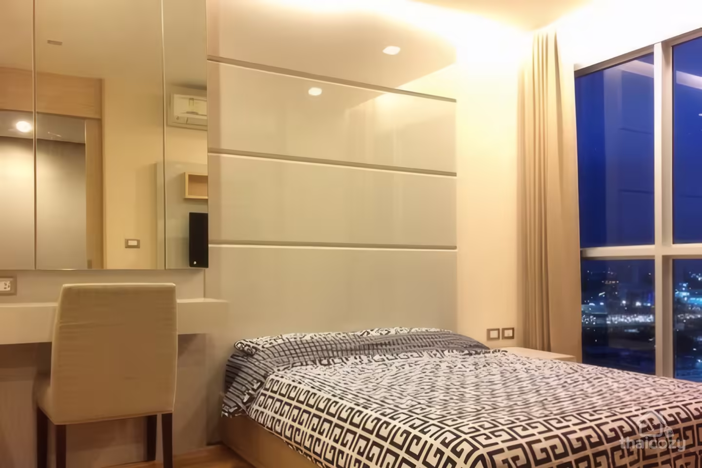 The Address Asoke, Condo for Rent near MRT Petchaburi, 1 Bedroom 45 sqm, 28,000 baht/month photo 2