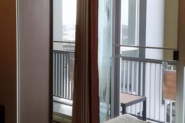 Metro Luxe Rama 4, Condo for Rent near BTS Ekkamai, Studio 23 sqm, Price 11,500 THB/month