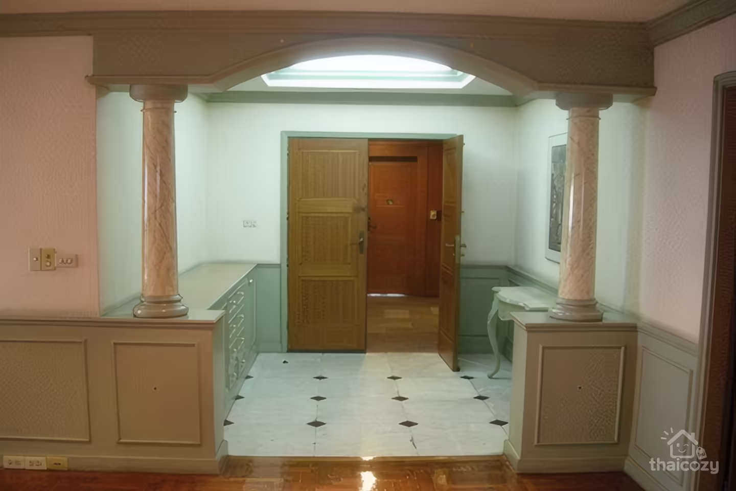 240 sqm in Sukhumvit Soi 24 Close to BTS photo 2