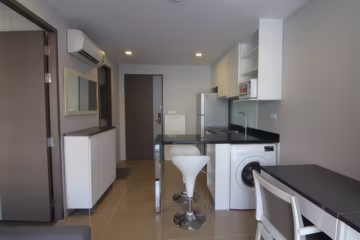 Mirage Sukhumvit 27, Condo for Rent near BTS Asoke, 1 Bedroom 35 sqm, Price 26,000 Baht/Month