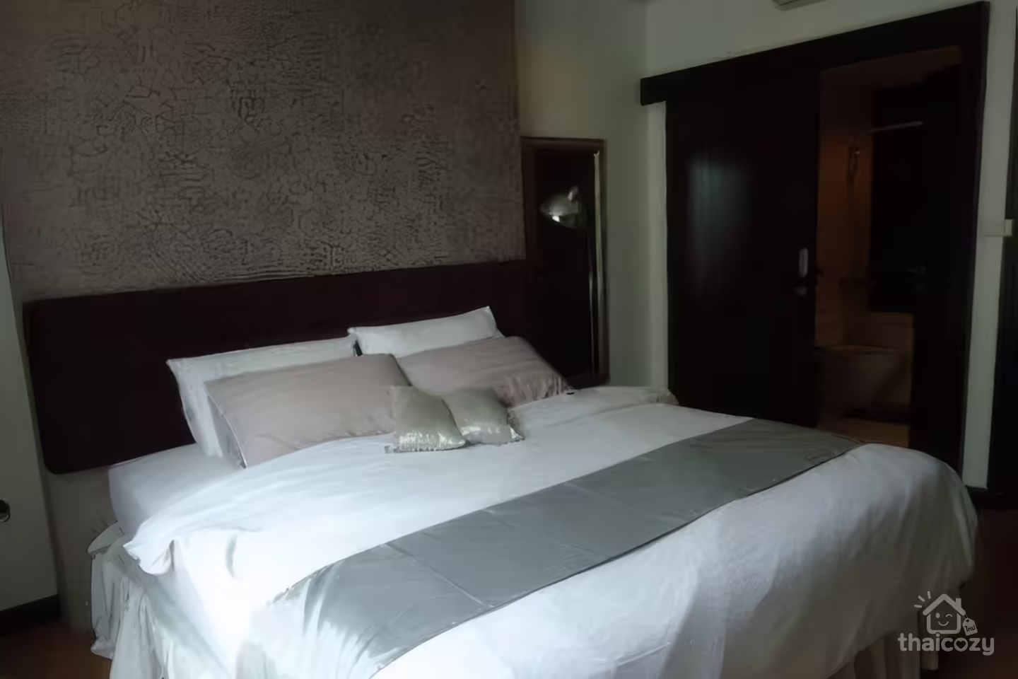Apartment for rent at Ekamai photo 1