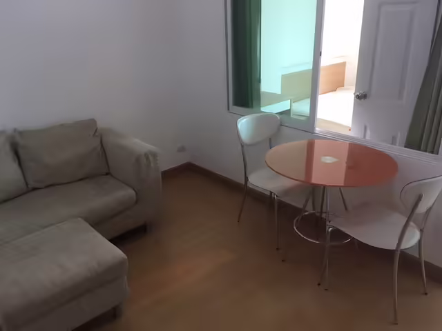 Room for Rent at Life Ratchada Huaykwang, MRT Huaykwang / 15,000 baht