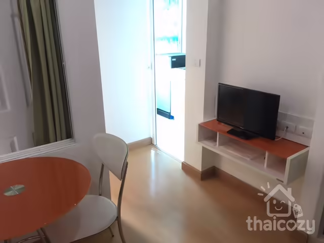 Room for Rent at Life Ratchada Huaykwang, MRT Huaykwang / 15,000 baht photo 2
