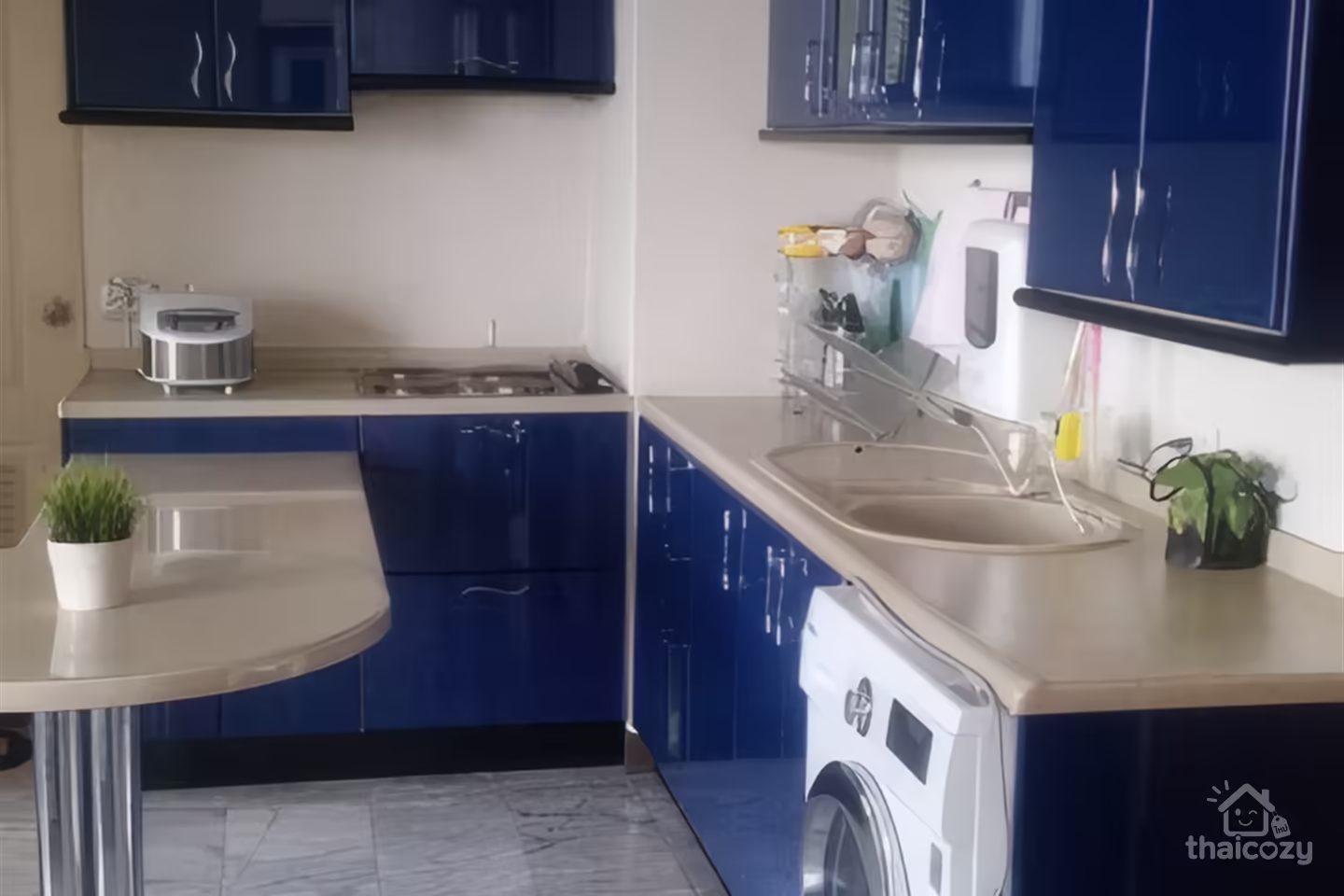 Sathorn House 公寓出租，靠近BTS Surasak，2卧65平米，月租27,000泰铢 photo 2