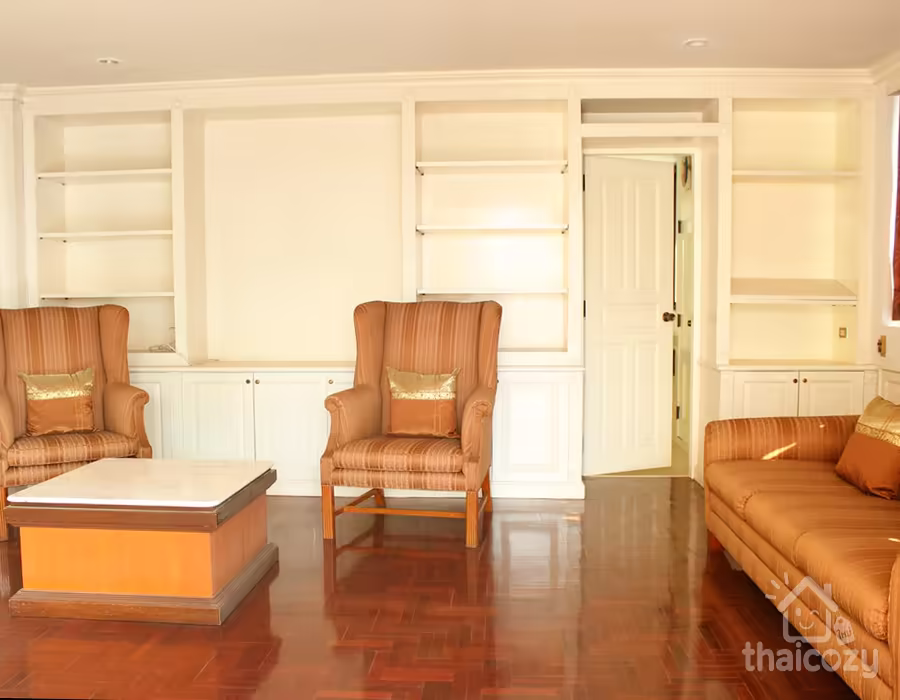 Big apartment for rent in Sukhumvit Soi 26 photo 2