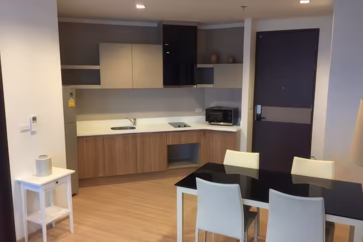 RHYTHM SATHORN Condo for Rent near BTS Saphan Taksin, 1 Bedroom 50 sqm, Price 32,000 Baht/Month