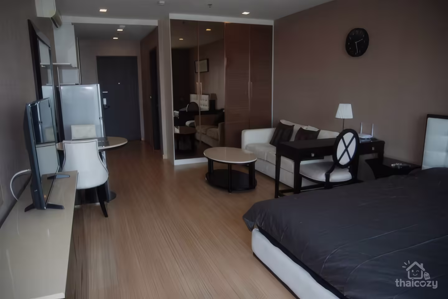ขายคอนโด Sky Walk ใกล้ BTS พระโขนง - สตูดิโอ 40 ตร.ม. - ราคา 6,500,000 บาท photo 1