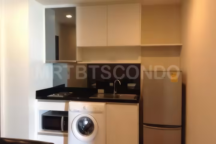 Sky Walk 2-Bedroom Apartment for Rent – 55,000 THB/Month, 73 sqm, Near Phra Khanong BTS