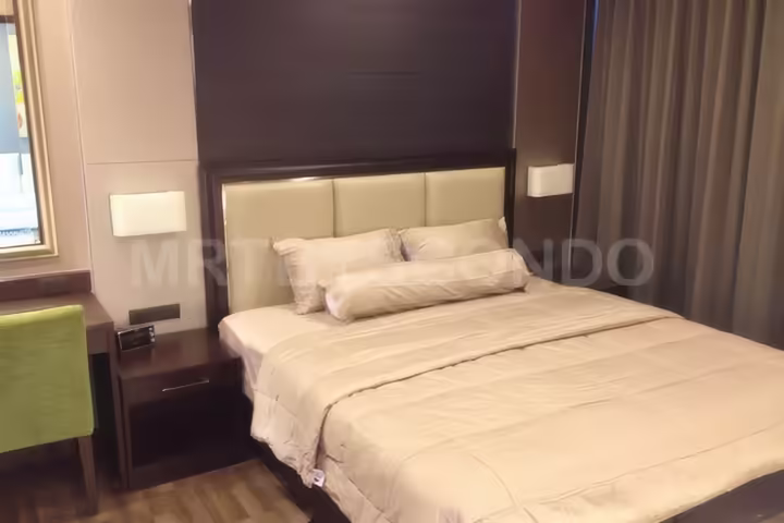 Sky Walk 1-Bedroom Apartment for Rent – 34,000 THB/Month, 53 sqm, Near BTS Phra Khanong